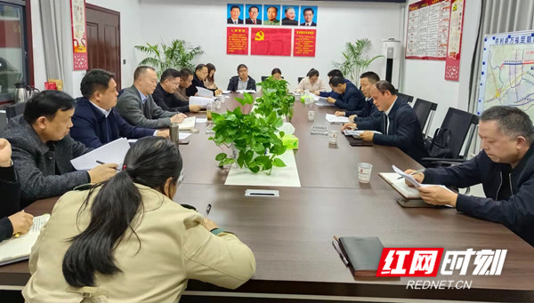 縣領(lǐng)導(dǎo)調(diào)研指導(dǎo)縣屬國(guó)有企業(yè)工作